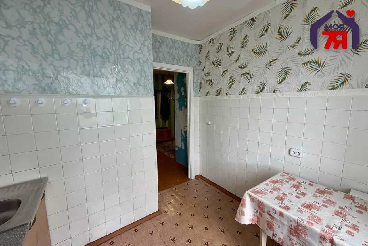 Беларусь, Минская область, Слуцк, улица Кононовича, 8, фото 3