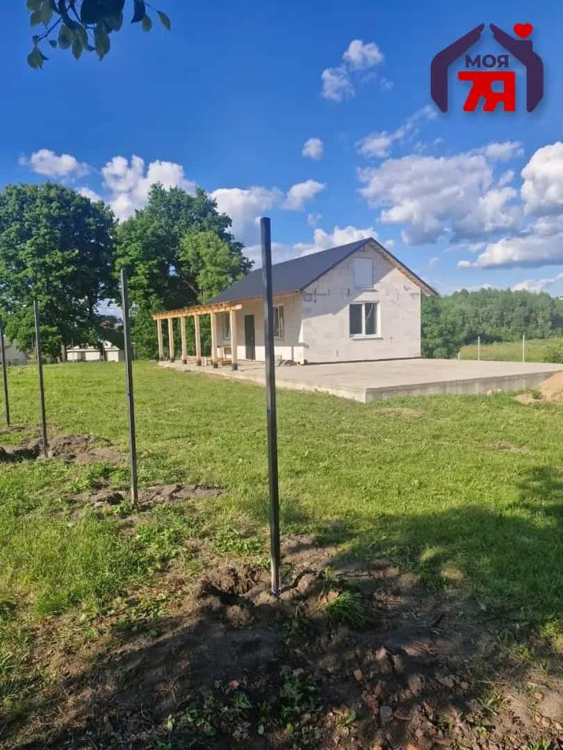 Беларусь, Минская область, Молодечненский район, городской посёлок Радошковичи, площадь Гастелло, 9А, фото 3