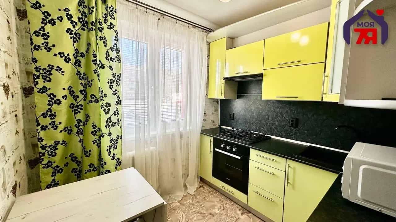 Беларусь, Минская область, Слуцк, Социалистическая улица, 142, фото 2