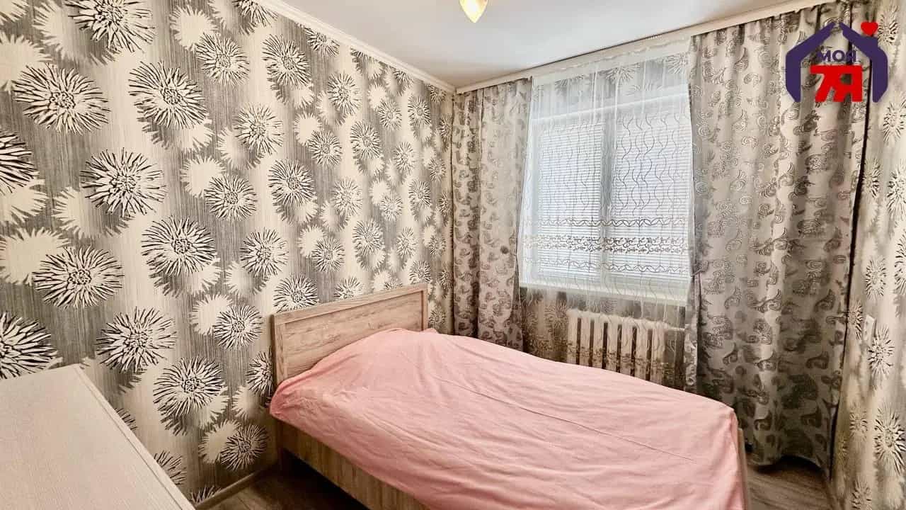 Беларусь, Минская область, Слуцк, Социалистическая улица, 142, фото 9