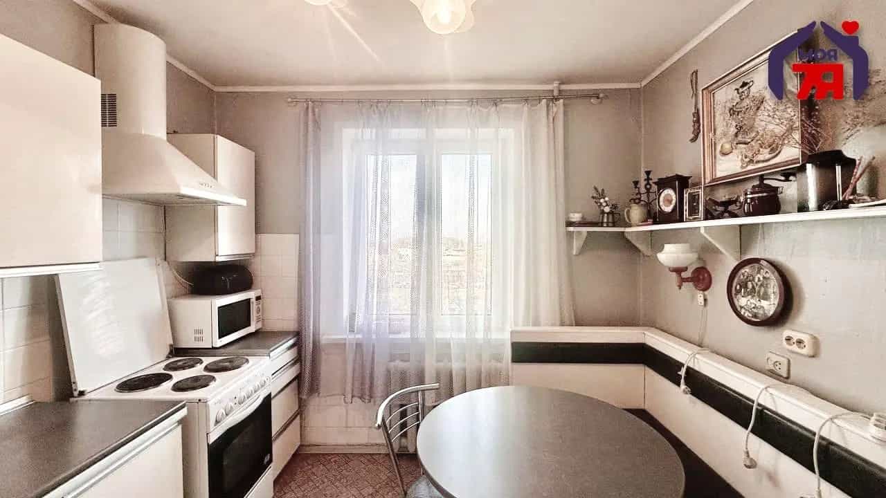 Беларусь, Минская область, Солигорск, Октябрьская улица, 95, фото 2