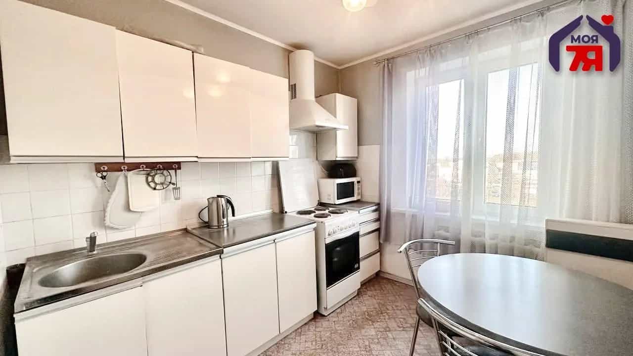 Беларусь, Минская область, Солигорск, Октябрьская улица, 95, фото 3