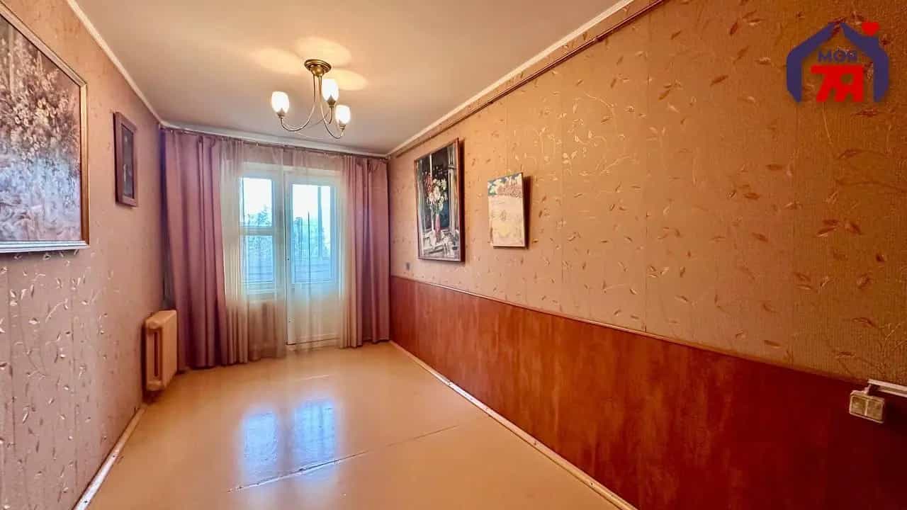 Беларусь, Минская область, Солигорск, Октябрьская улица, 95, фото 7