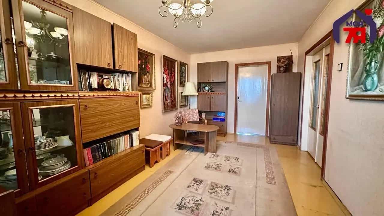 Беларусь, Минская область, Солигорск, Октябрьская улица, 95, фото 10