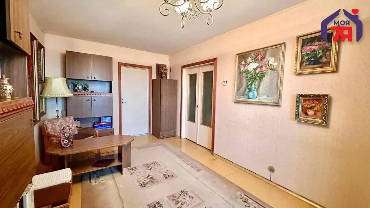 Беларусь, Минская область, Солигорск, Октябрьская улица, 95, фото 11