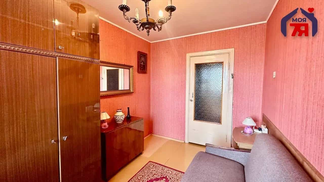 Беларусь, Минская область, Солигорск, Октябрьская улица, 95, фото 18