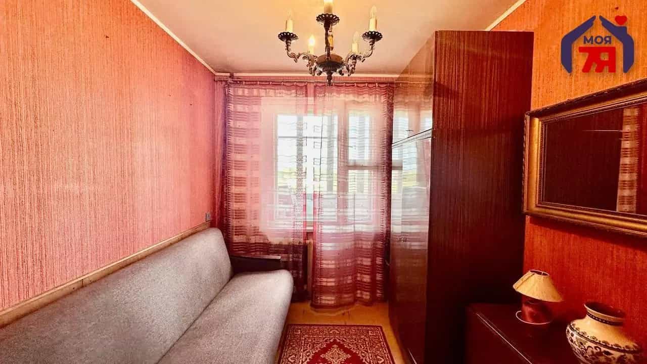 Беларусь, Минская область, Солигорск, Октябрьская улица, 95, фото 19