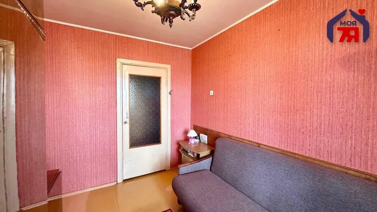 Беларусь, Минская область, Солигорск, Октябрьская улица, 95, фото 20