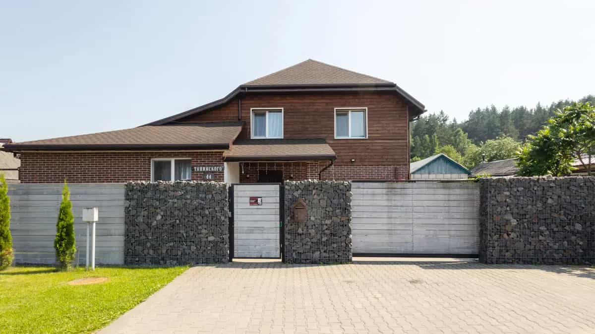 Беларусь, Минск, улица Тяпинского, 44