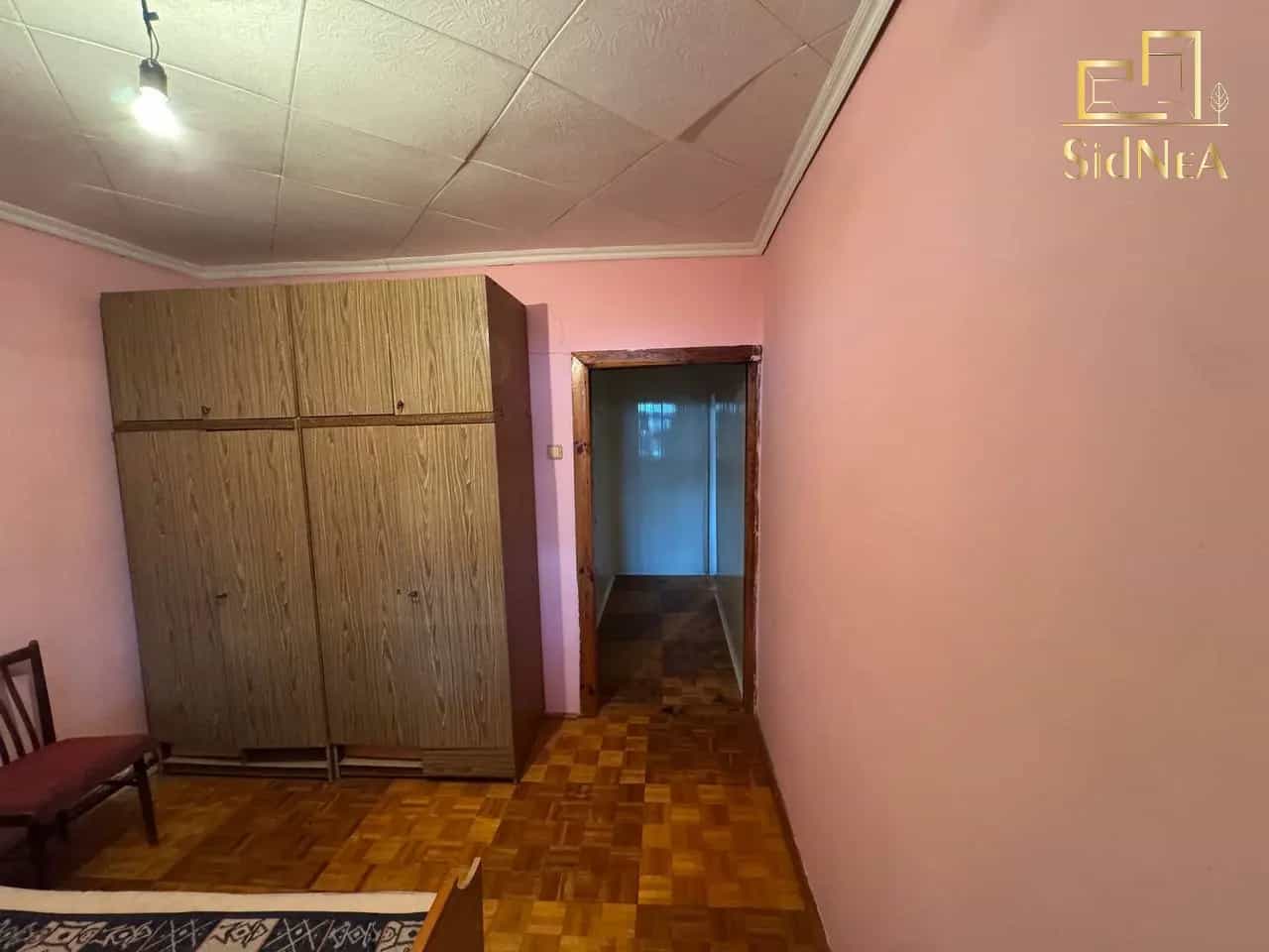 Беларусь, Гродненская область, Новогрудок, улица Ленина, 60, фото 9