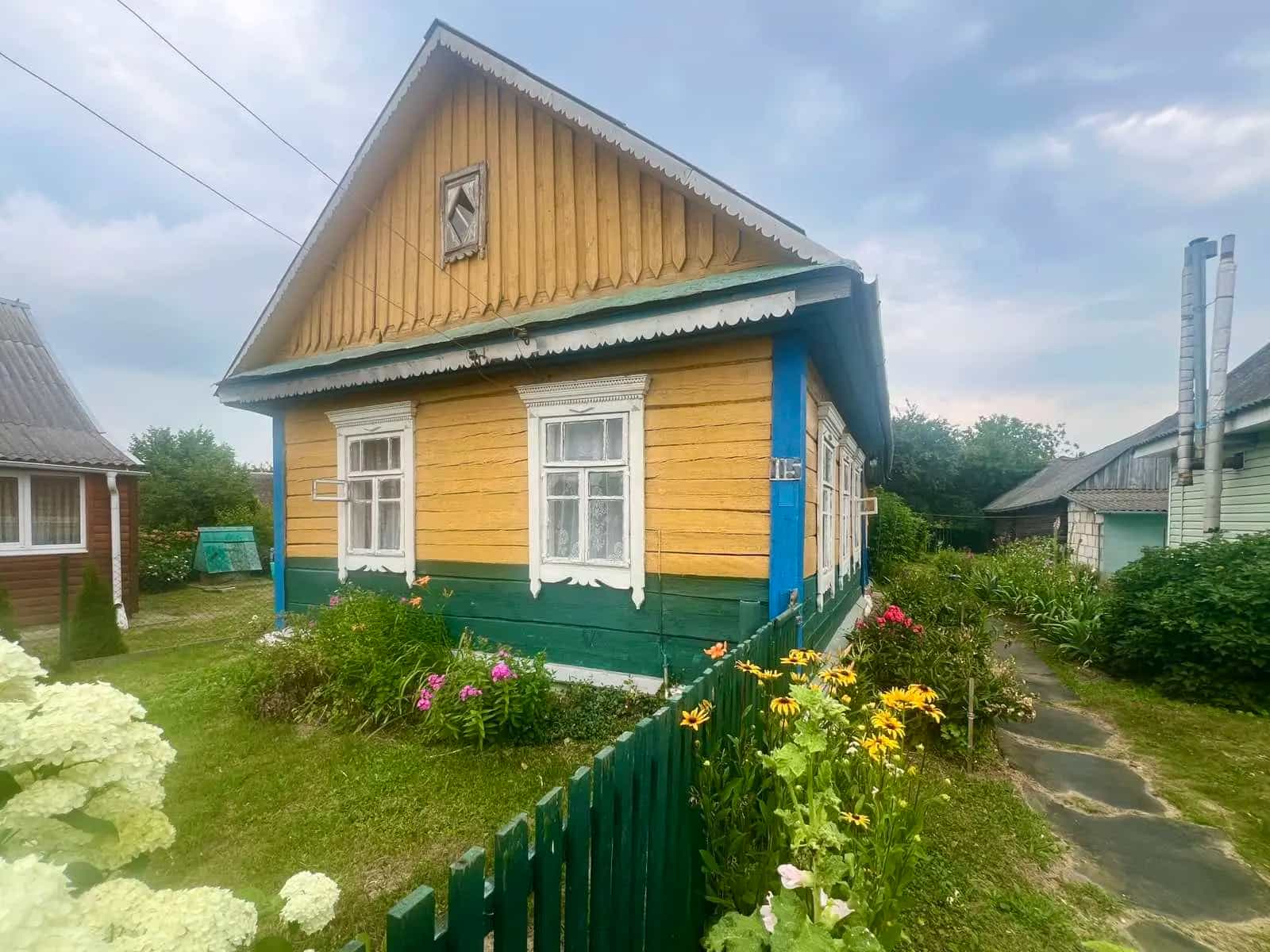 Беларусь, Минская область, Слуцкий район, Серяжский сельсовет, деревня Безверховичи, Социалистическая улица, 63