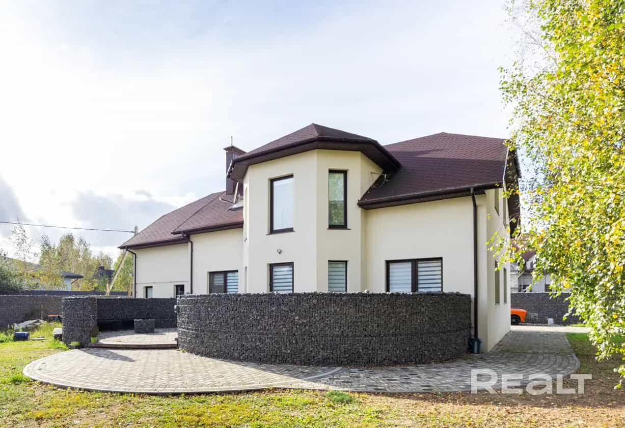 Беларусь, Минский район, агрогородок Колодищи, Студенческая улица, 1