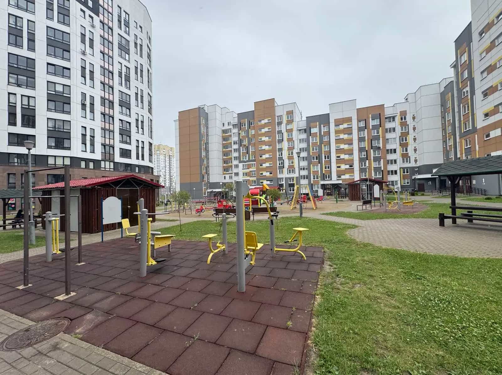 Беларусь, Гродно, улица Виктора Глухова, 18, фото 16