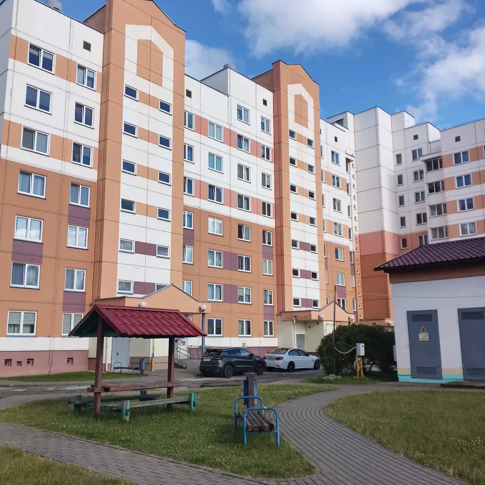 Беларусь, Гродненская область, Островец, Парковая улица, 3