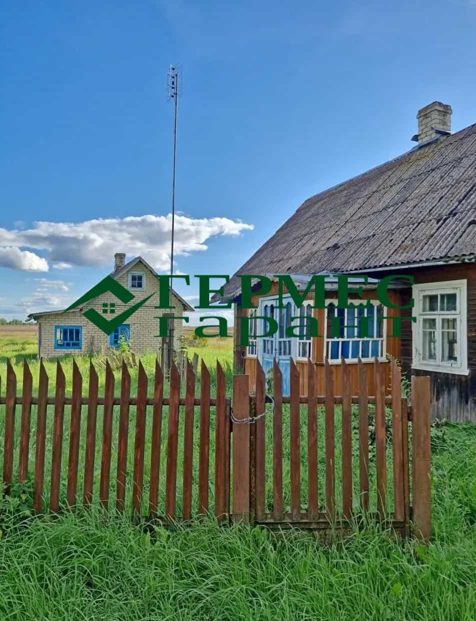 Беларусь, Гродненская область, Щучинский район, Первомайский сельсовет, деревня Воробьи, 11