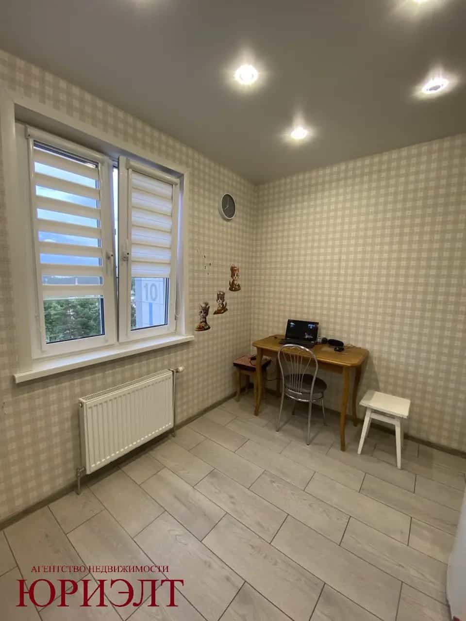 Беларусь, Минск, улица Карвата, 10Б, фото 7