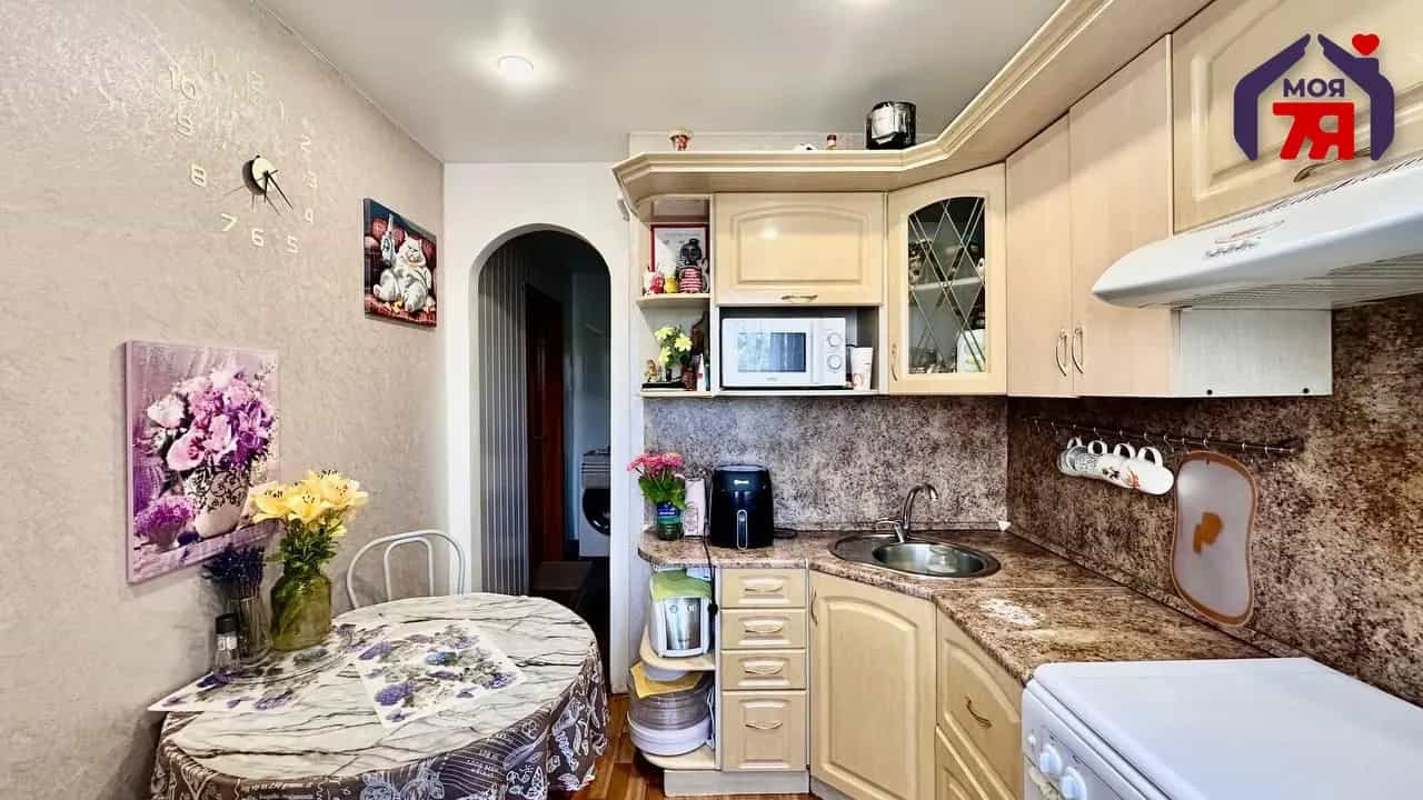 Беларусь, Минская область, Слуцк, Молодёжная улица, 4, фото 2