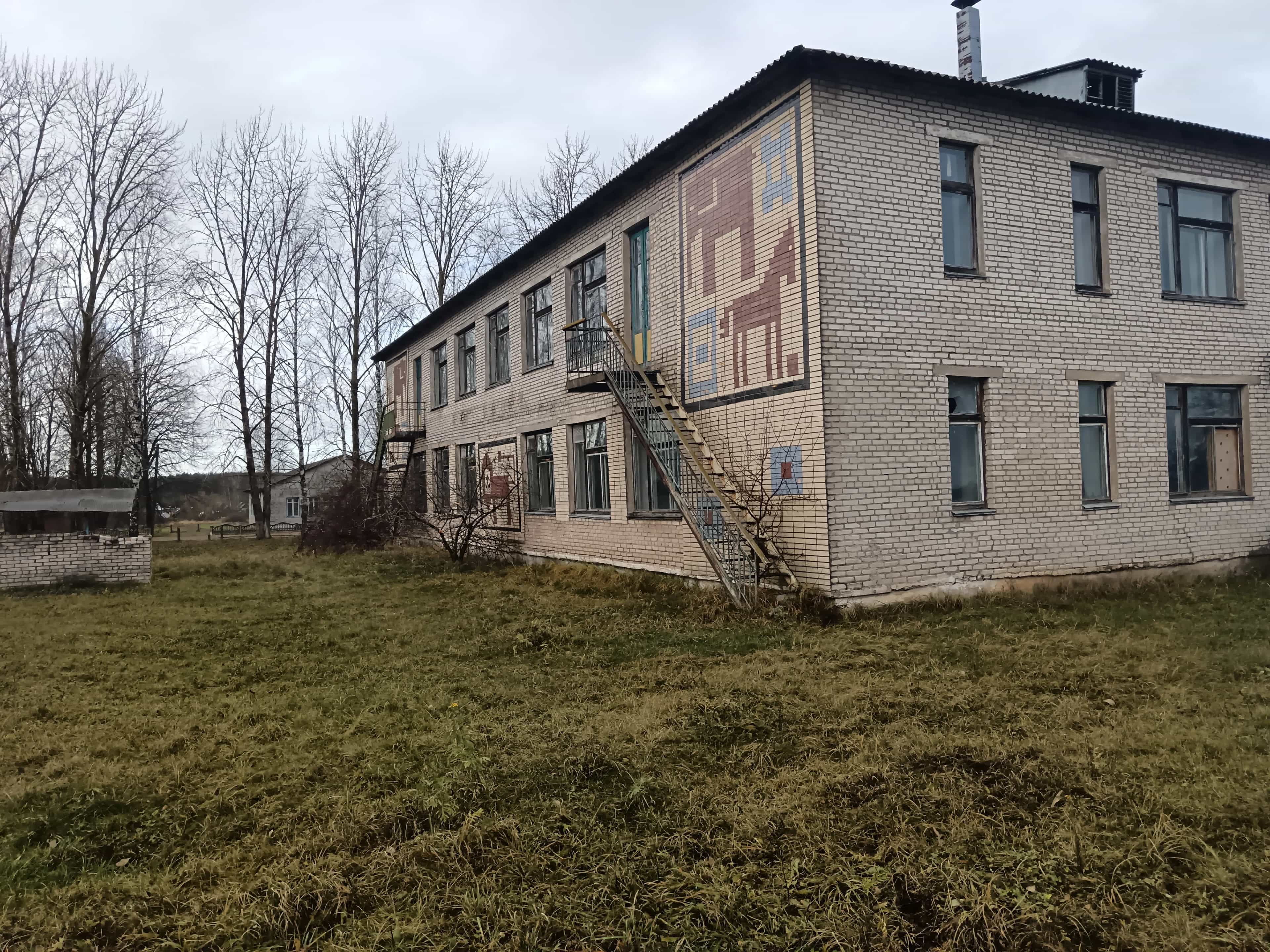 Беларусь, Минская область, Логойский район, Задорьевский сельсовет, деревня Избище, Школьная улица, 17, фото 3