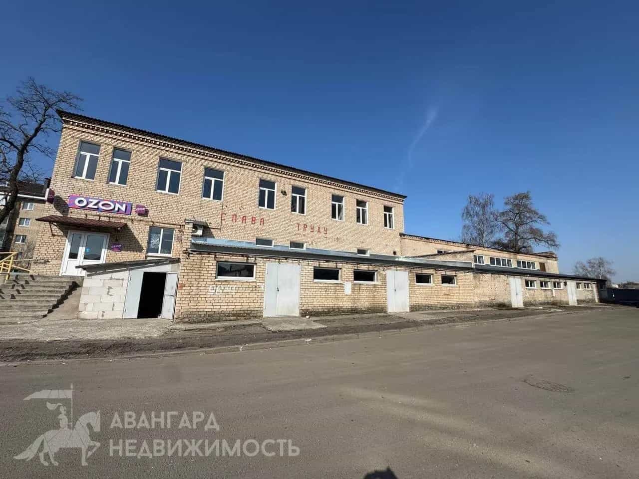 Беларусь, Минская область, Слуцк, улица Парижской Коммуны, 2