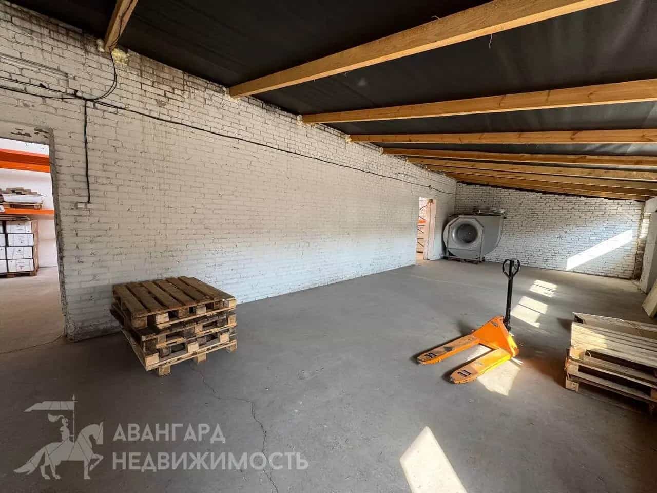 Беларусь, Минская область, Слуцк, улица Парижской Коммуны, 2, фото 3