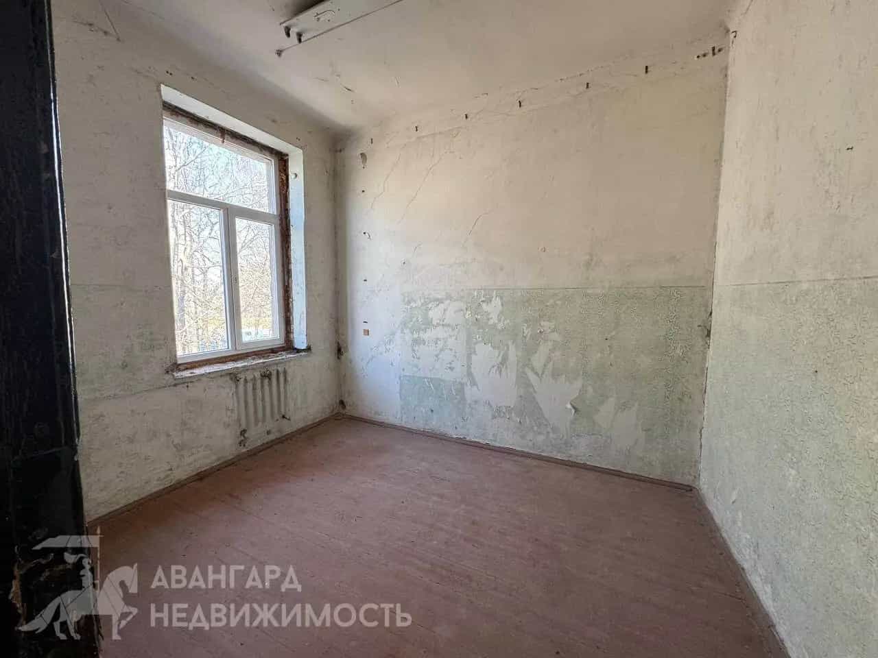 Беларусь, Минская область, Слуцк, улица Парижской Коммуны, 2, фото 12
