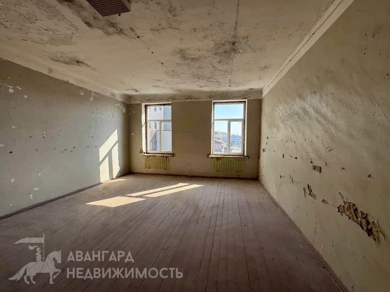 Беларусь, Минская область, Слуцк, улица Парижской Коммуны, 2, фото 9