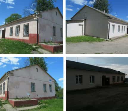 Беларусь, Минская область, Крупский район, Холопеничский сельсовет, городской посёлок Холопеничи, Советская улица, 1