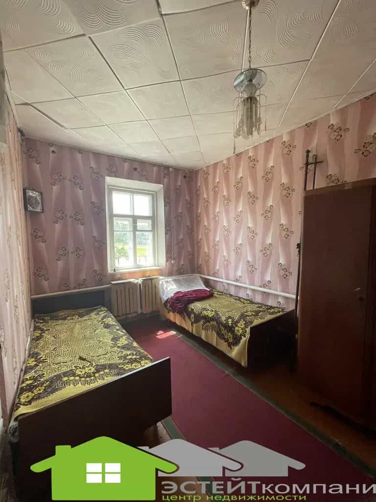 Беларусь, Гродненская область, Дятловский район, городской посёлок Новоельня, Новоельнянская площадь, 25, фото 10