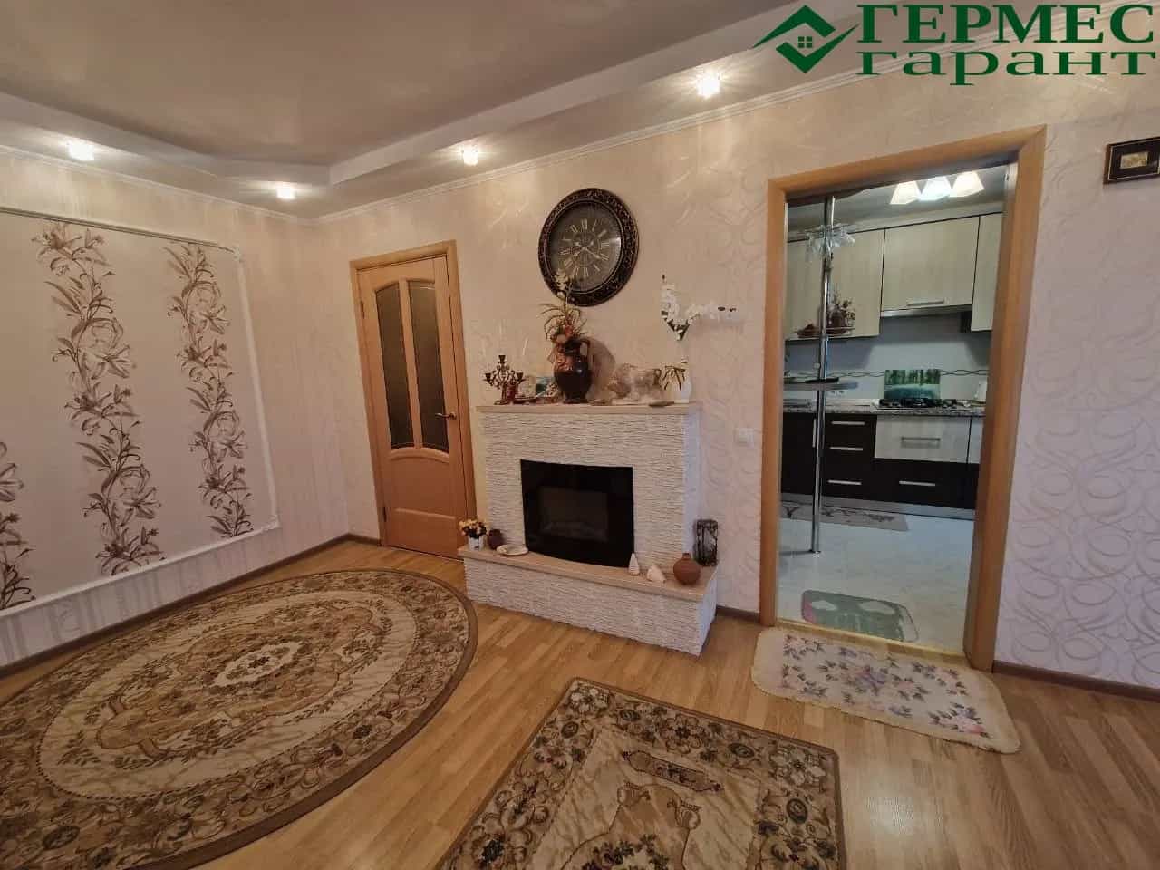 Беларусь, Гродненская область, Лида, улица 7 Ноября, 8к2, фото 3
