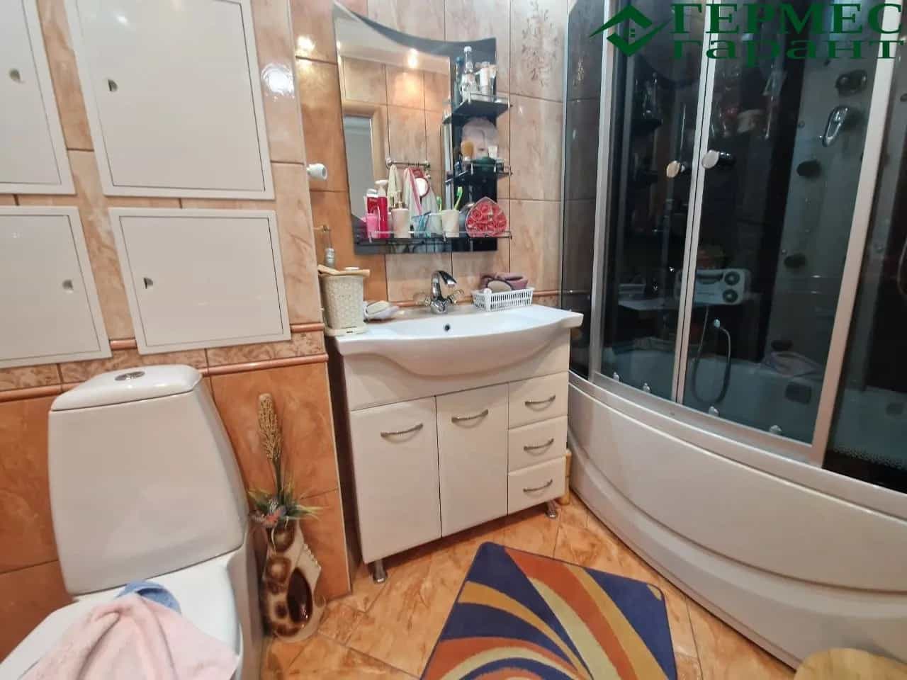 Беларусь, Гродненская область, Лида, улица 7 Ноября, 8к2, фото 5