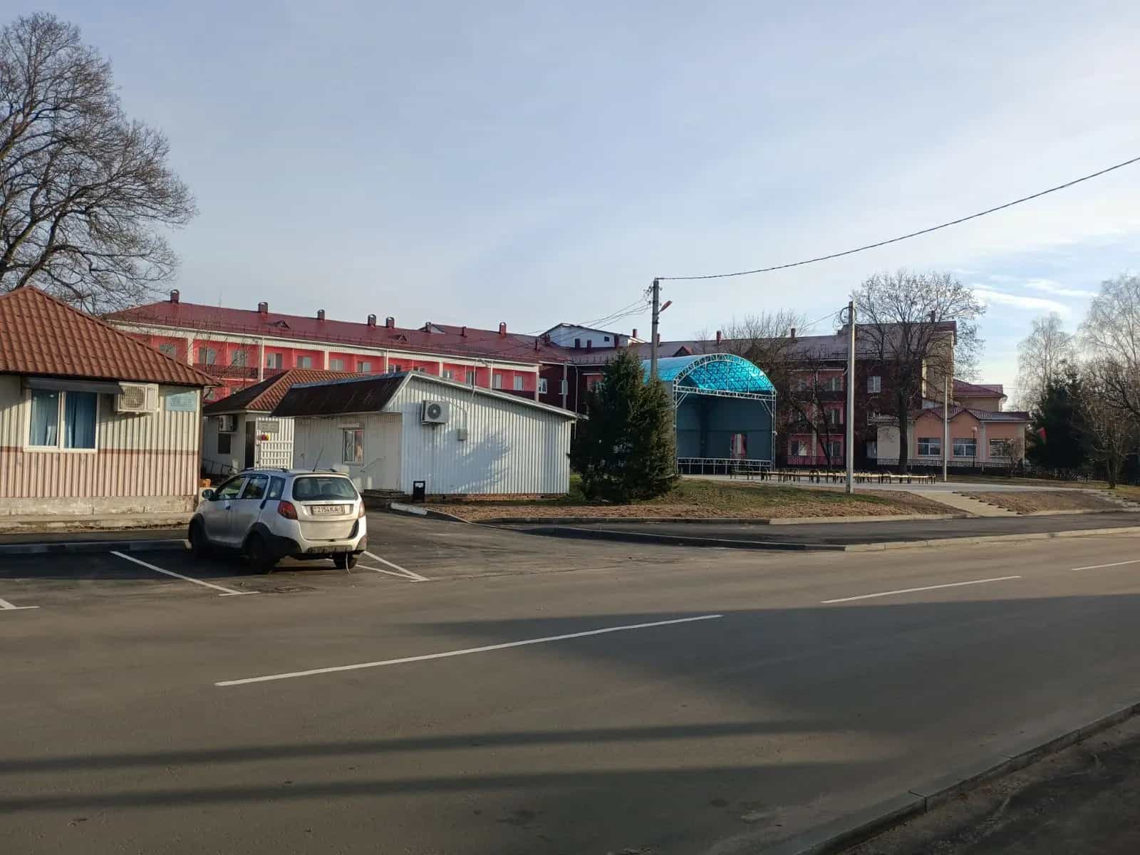 Беларусь, Гомельская область, Петриковский район, Копаткевичский сельсовет, городской посёлок Копаткевичи, Интернациональная улица, 3, фото 2