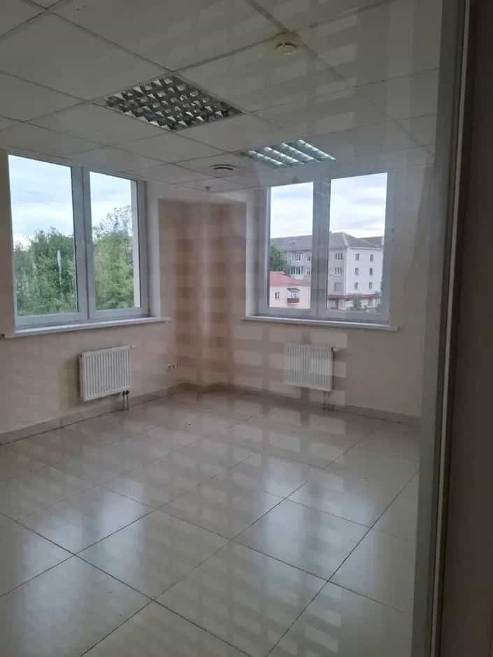 Беларусь, Минская область, Слуцк, улица Парижской Коммуны, 2, фото 6