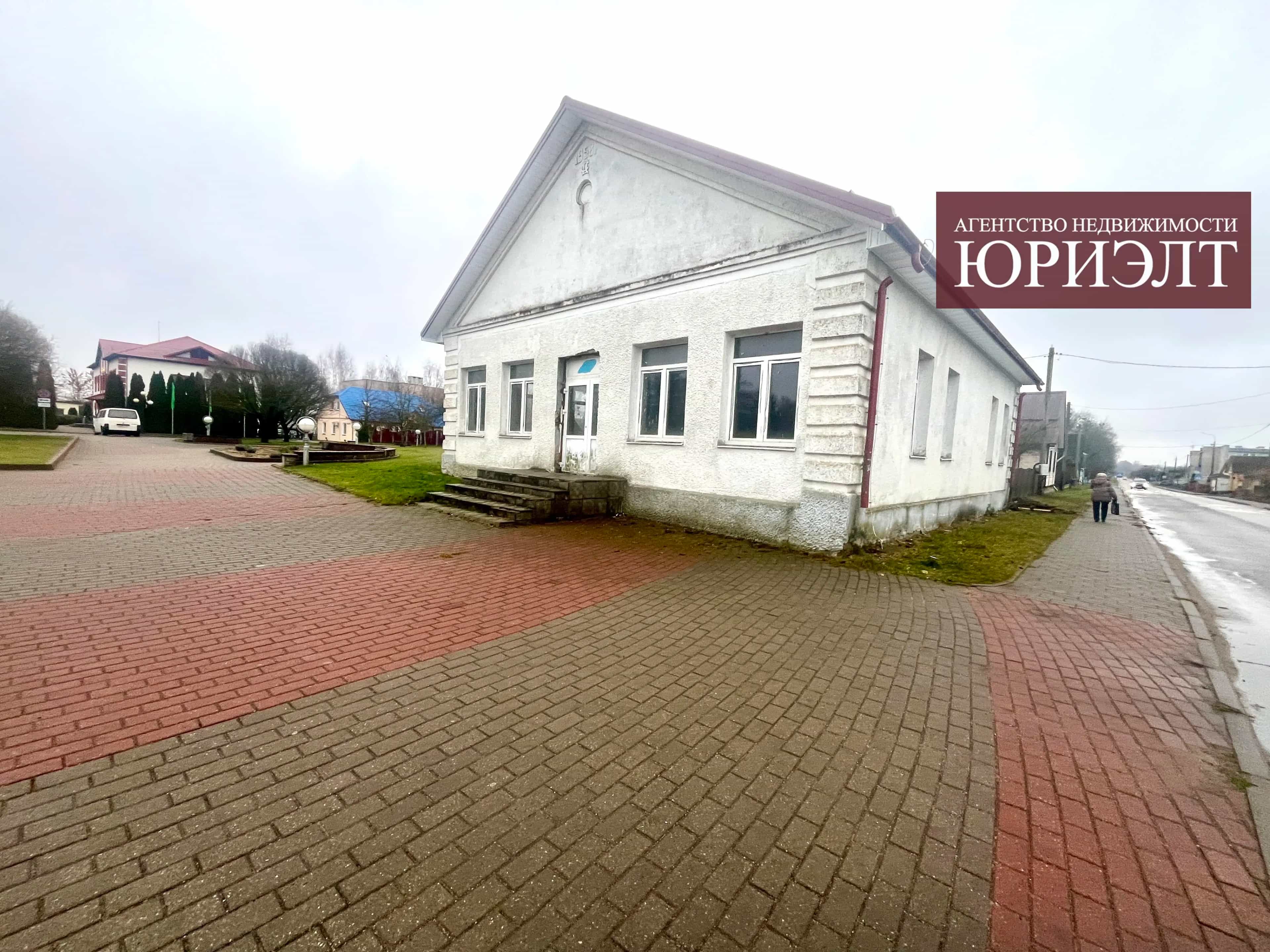 Беларусь, Гродненский район, агрогородок Озёры, площадь В.И. Ленина, 15