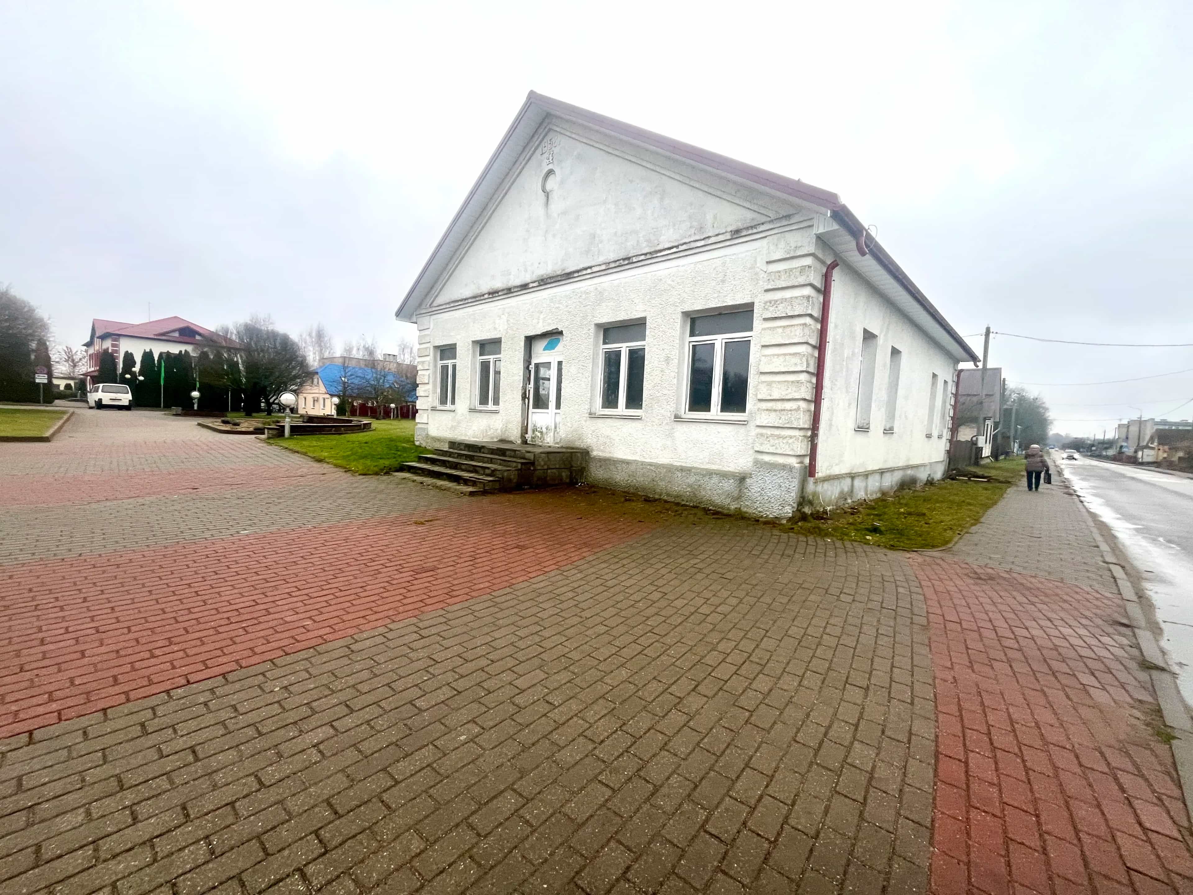 Беларусь, Гродненский район, агрогородок Озёры, площадь В.И. Ленина, 15, фото 2