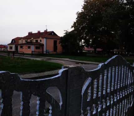 Беларусь, Гродненская область, Кореличский район, городской посёлок Мир, Красноармейская улица, 16А, фото 2