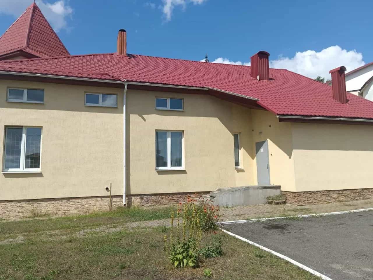 Беларусь, Гомельская область, Петриковский район, агрогородок Лясковичи, Набережная улица, 1А, фото 5
