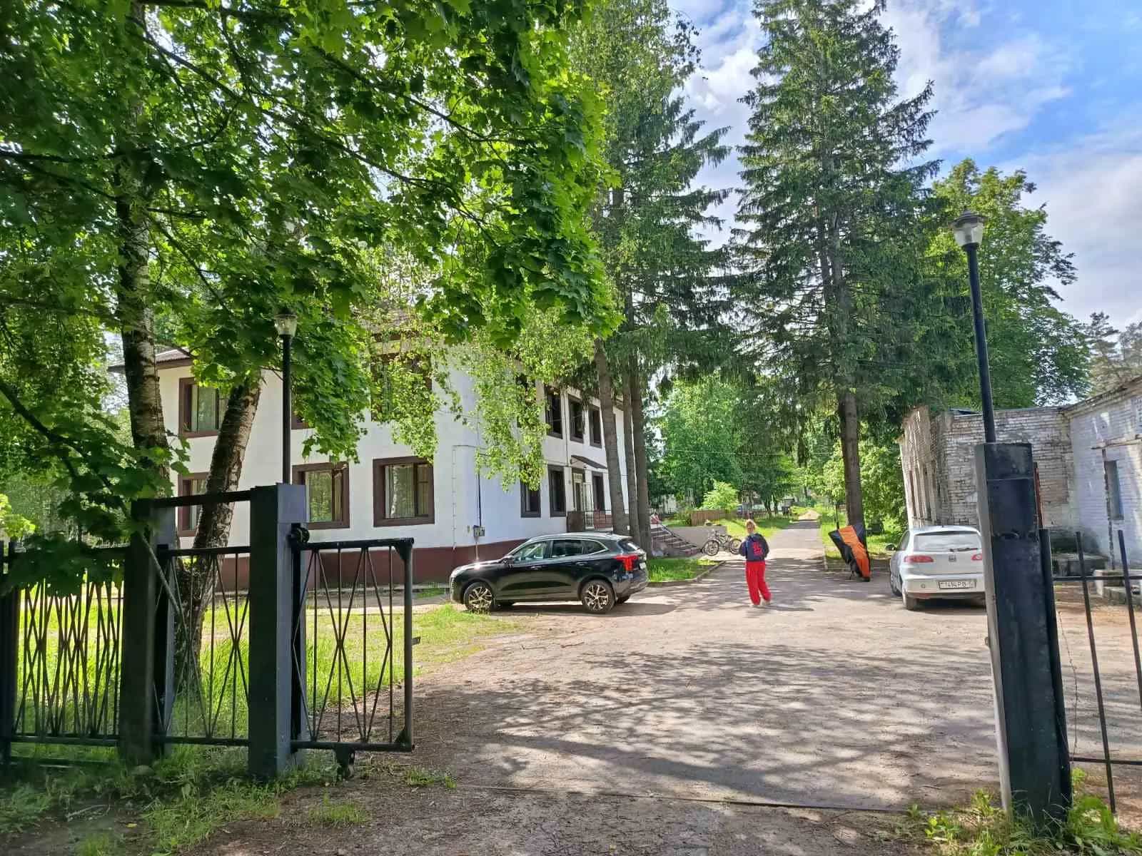 Беларусь, Минская область, Столбцовский район, посёлок Новоколосово, Спортивная улица, 5, фото 4