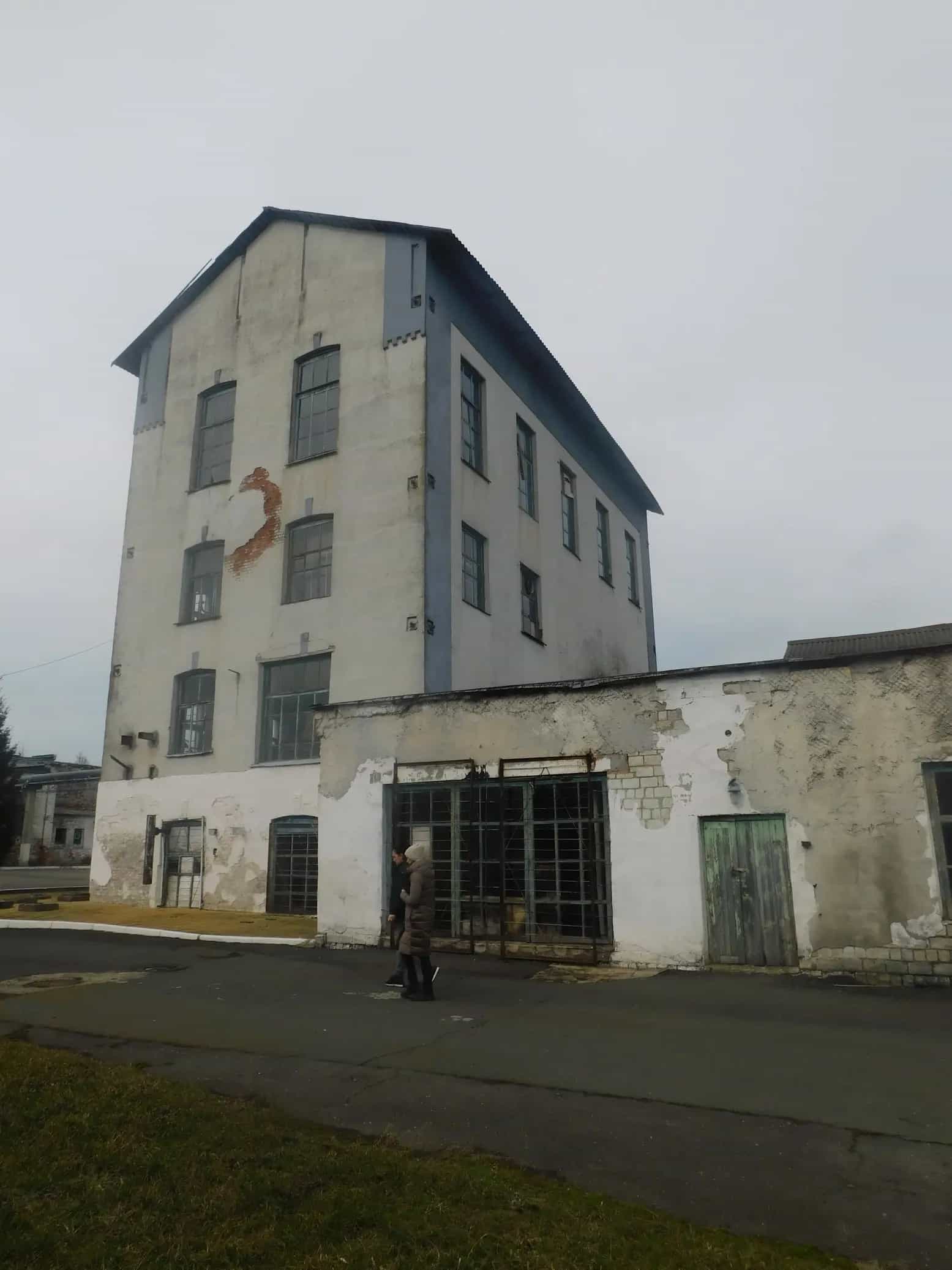 Беларусь, Гомельская область, Жлобинский район, агрогородок Красный Берег, Школьная улица, 5