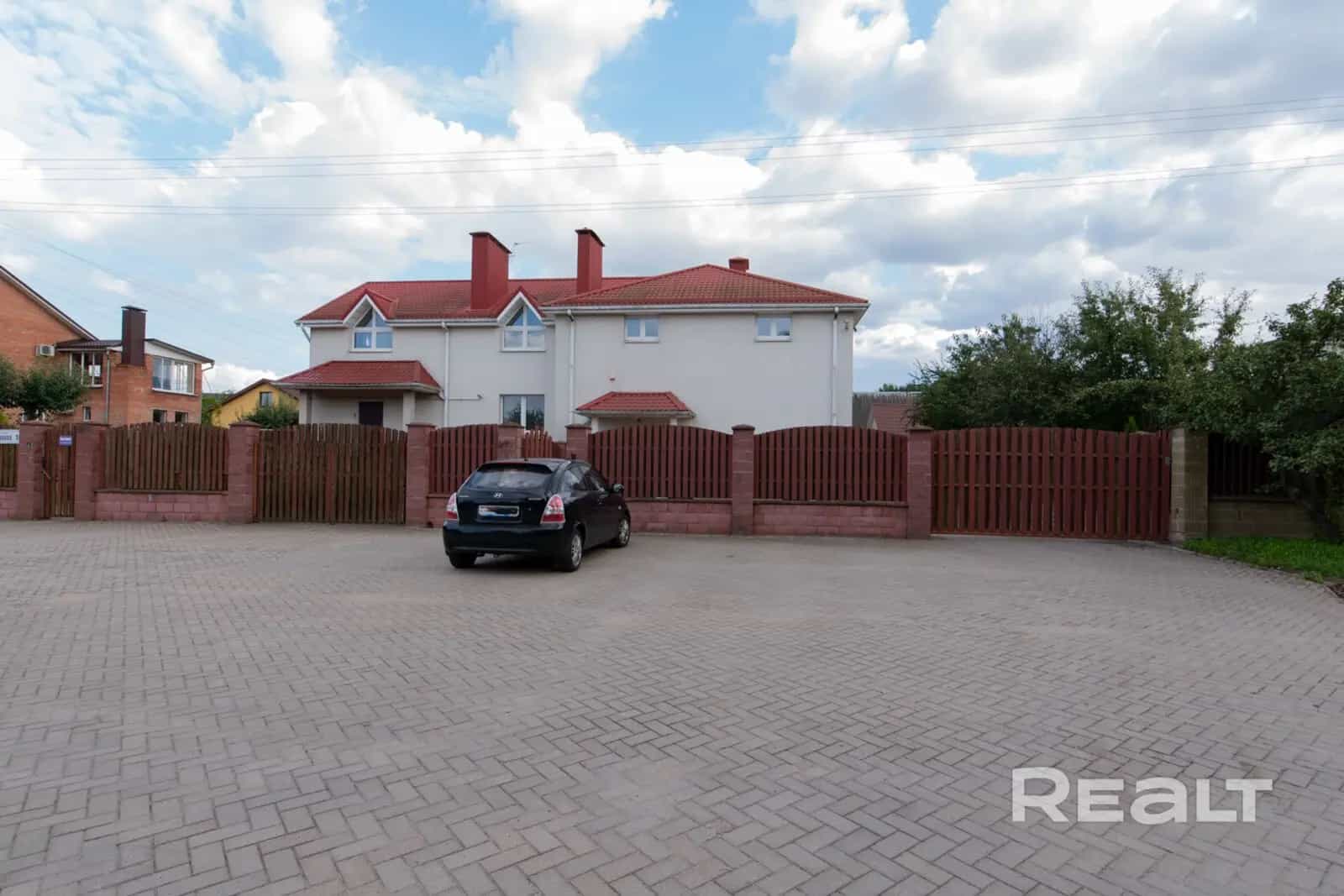 Беларусь, Минский район, Папернянский сельсовет, Цнянка, Спортивная улица, 10