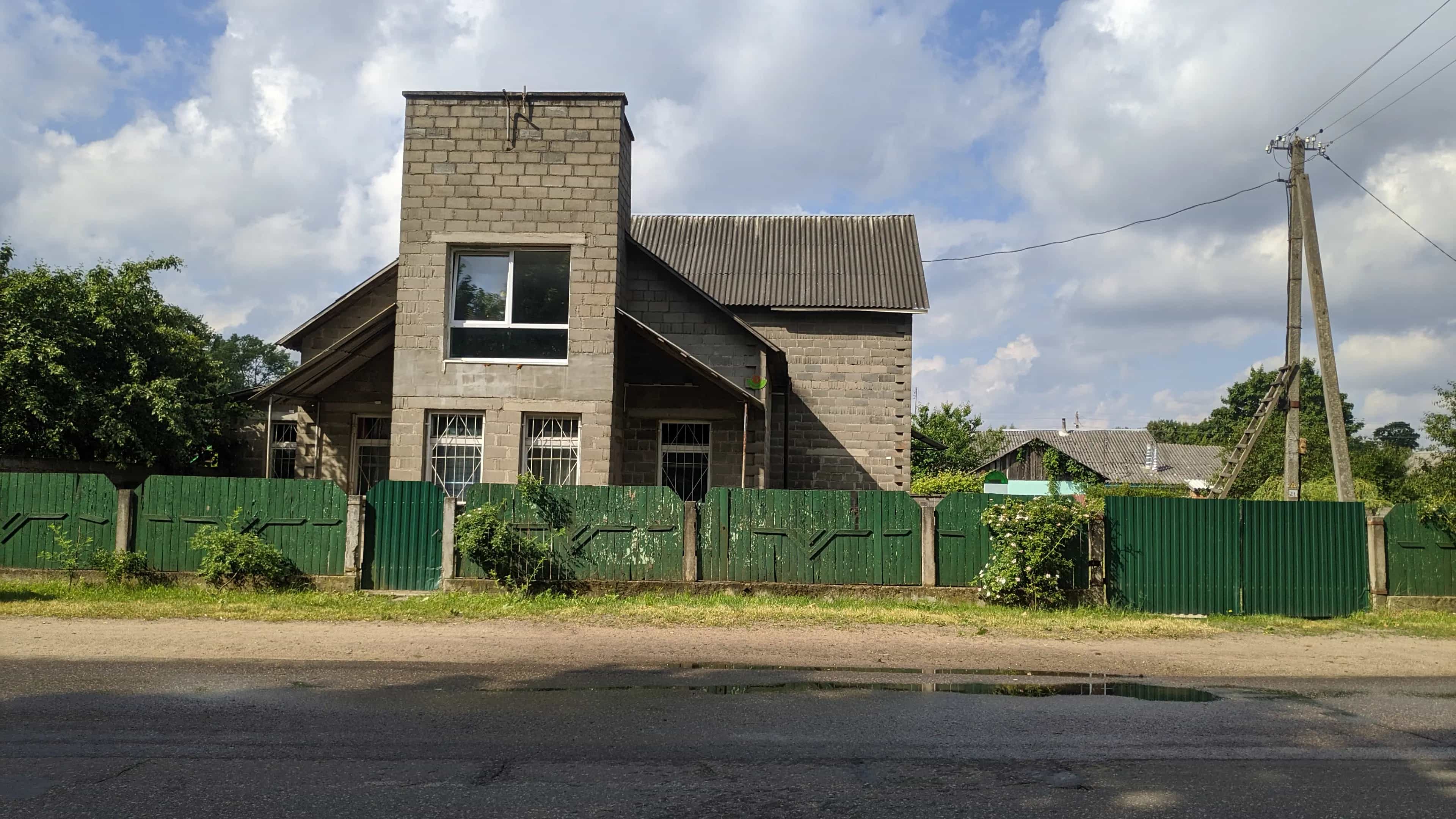 Беларусь, Гродненская область, Дятловский район, городской посёлок Новоельня, Шоссейная улица, 5