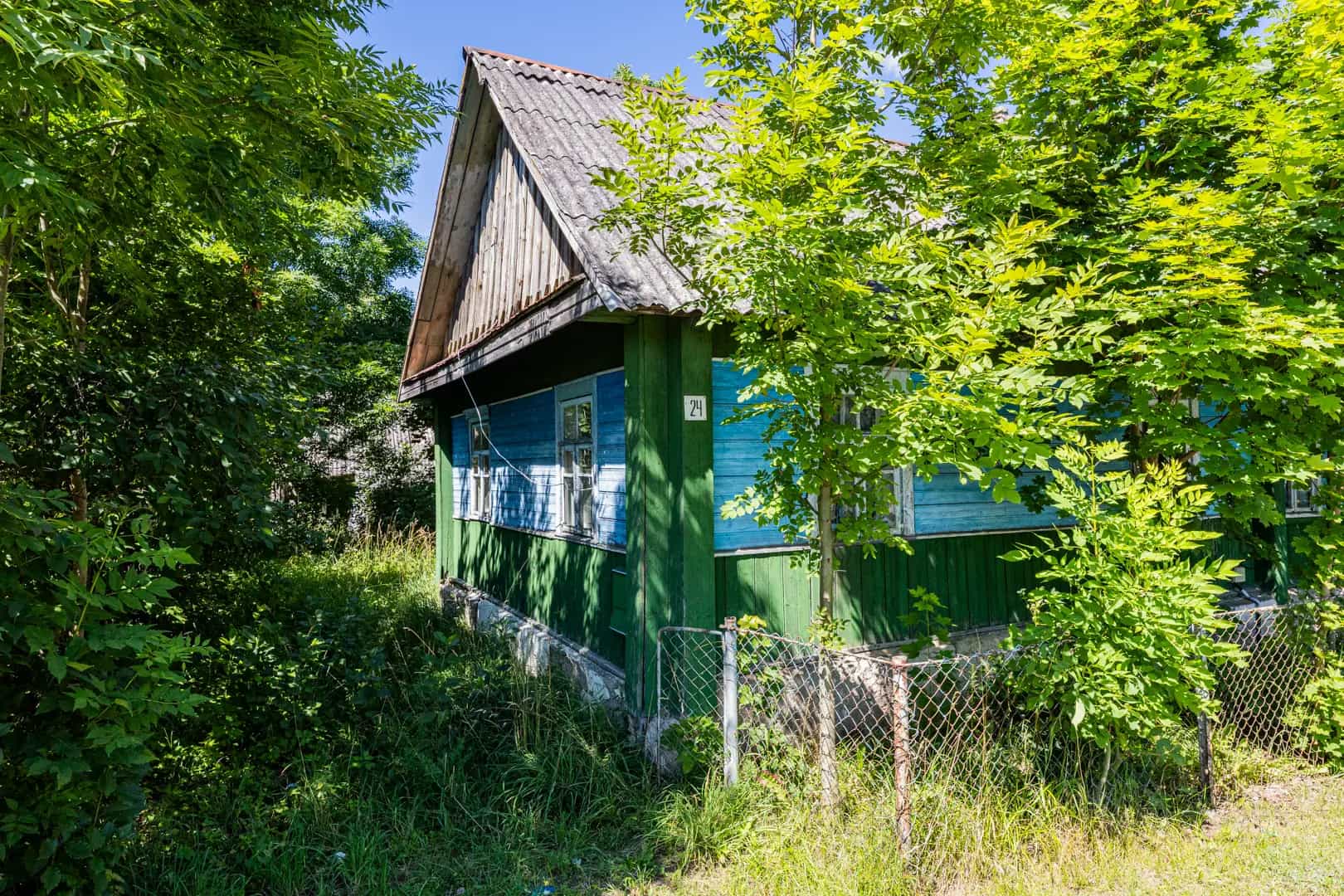 Беларусь, Минская область, Мядельский район, агрогородок Нарочь, Пионерская улица, 24