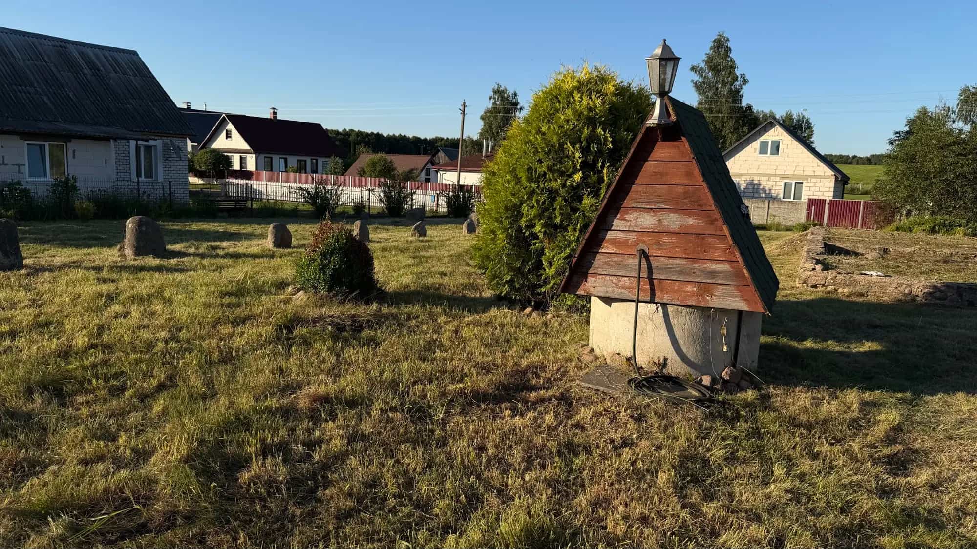Беларусь, Минская область, Воложинский район, Ивенецкий сельсовет, деревня Шикути, 15, фото 10