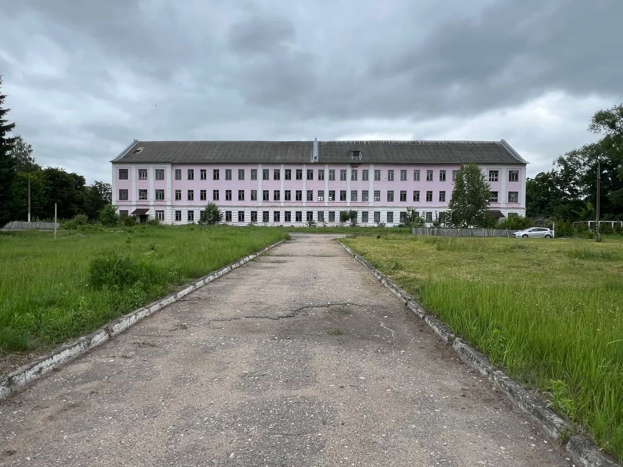 Беларусь, Могилёвская область, Осиповичский район, агрогородок Лапичи, Армейская улица, 1А