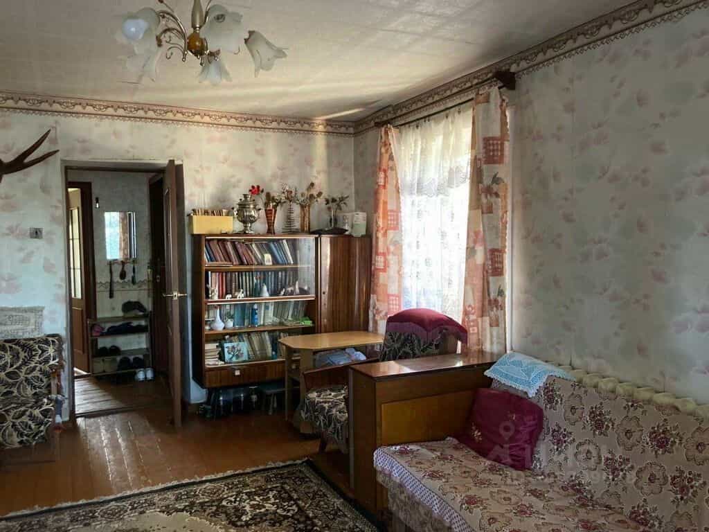 Россия, Новгородская область, рабочий посёлок Крестцы, улица Краснова, 11, фото 5