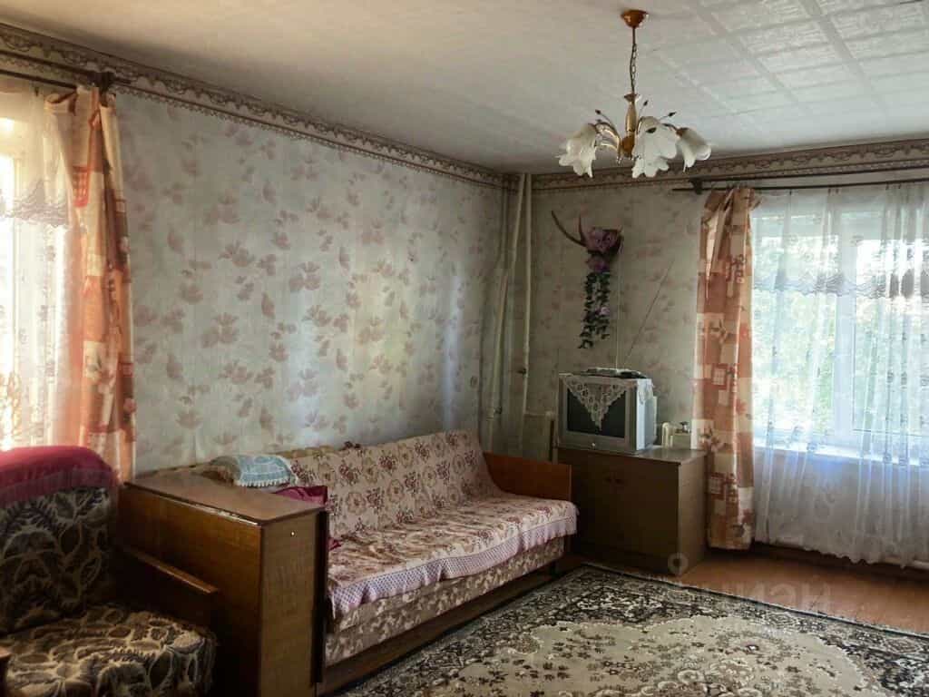 Россия, Новгородская область, рабочий посёлок Крестцы, улица Краснова, 11, фото 8