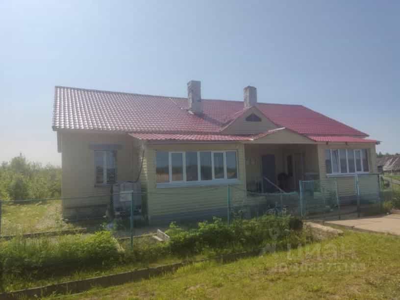 Россия, Кировская область, Подосиновский район, Демьяновское городское поселение, посёлок Лунданка, Октябрьская улица, 5