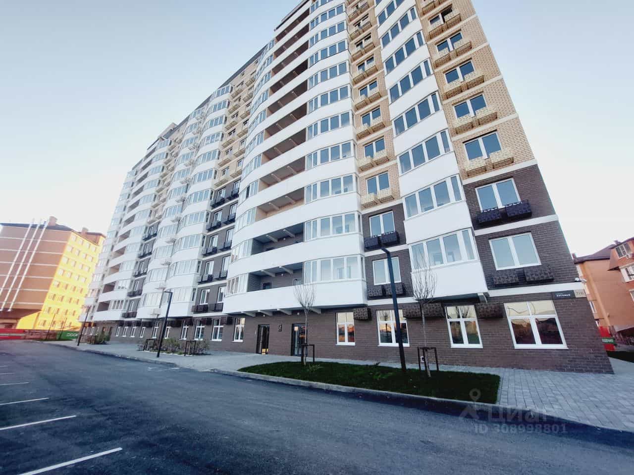Россия, Республика Адыгея (Адыгея), Тахтамукайский район, посёлок городского типа Яблоновский, Луговая улица, 7/6, фото 5
