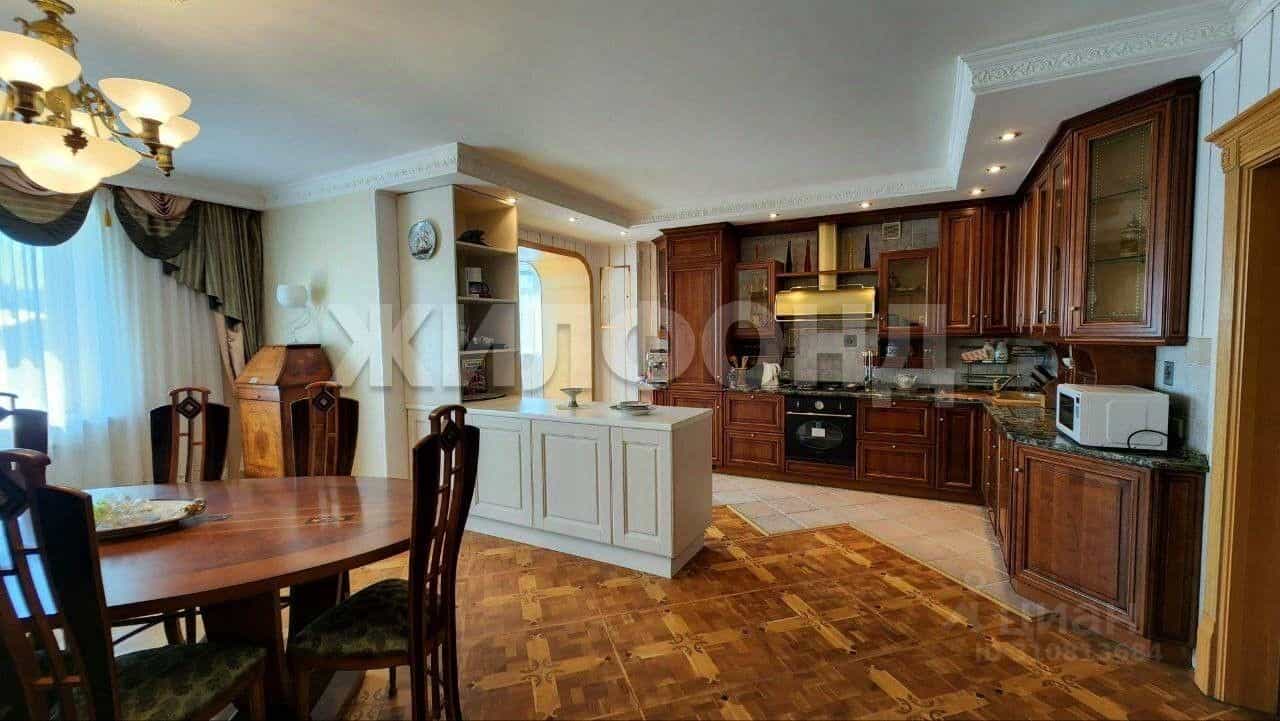 Россия, Орёл, Комсомольская улица, 44
