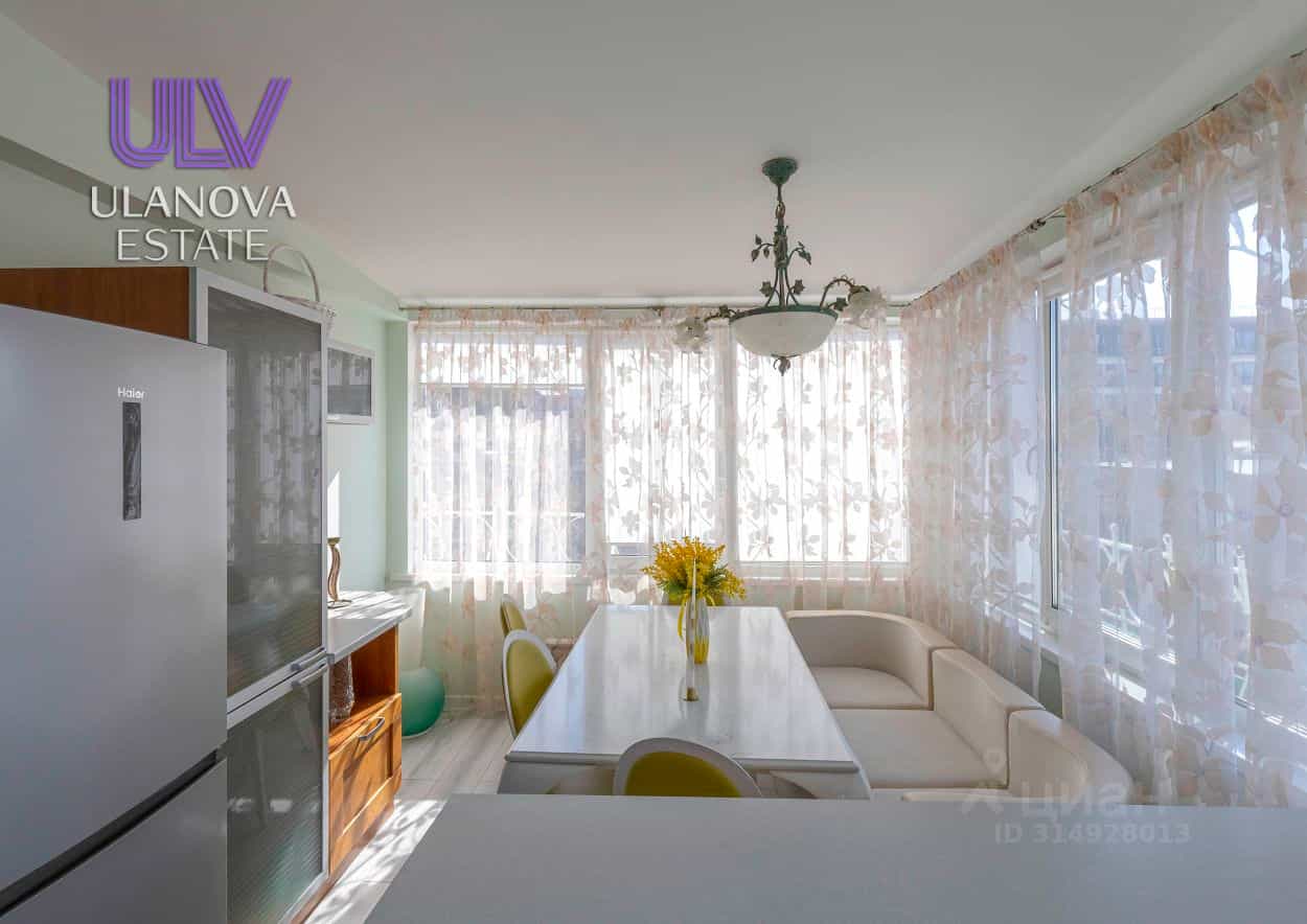 Россия, Приморский край, Владивосток, Абрекская улица, 8В, фото 9