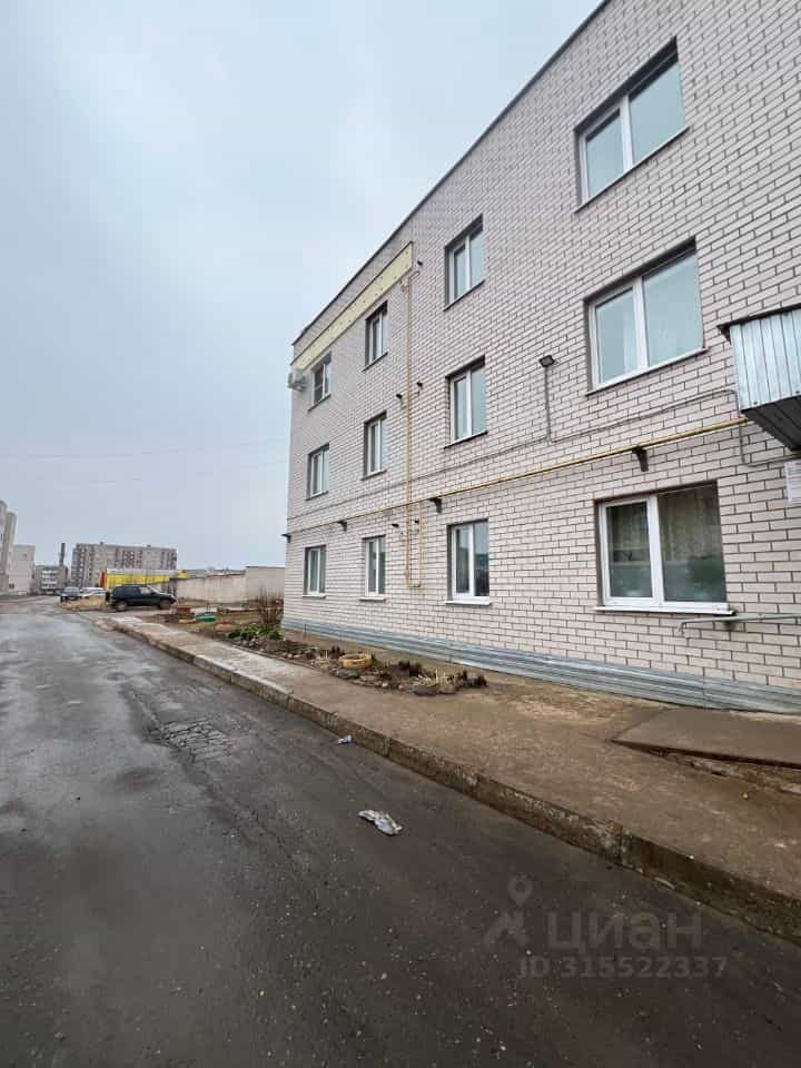 Россия, Псковская область, Великие Луки, улица Маршала Жукова, 15А, фото 2